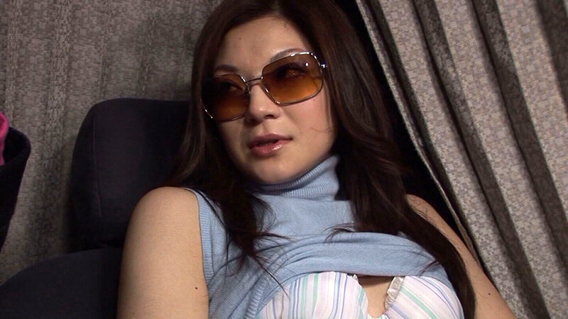 美人過ぎて絶対無理だろ!っと思ってナンパしたら釣れちゃいました!思う存分身体を堪能したら旦那に内緒の中出しフィニッシュ! 画像3