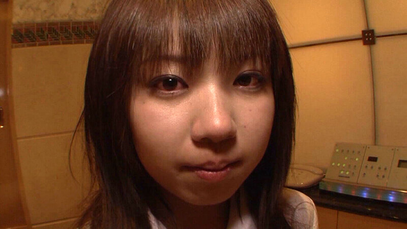 こんな純情そうな娘が…。お金欲しさに身体を売る素人娘 まだ未成熟で小さなアソコに大きな肉棒を突っ込んで大量射精！ 画像15