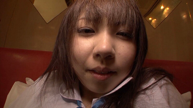 こんな純情そうな娘が…。お金欲しさに身体を売る素人娘 まだ未成熟で小さなアソコに大きな肉棒を突っ込んで大量射精！ 画像9