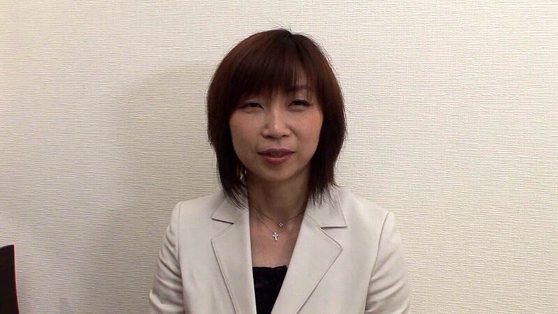 熟女系風俗で働くキレイ目バツイチさん！これぞ本物と言わんばかりの絶品技を披露したら吸い付くような肉壺で肉棒を刺激して生中出し！ 画像1