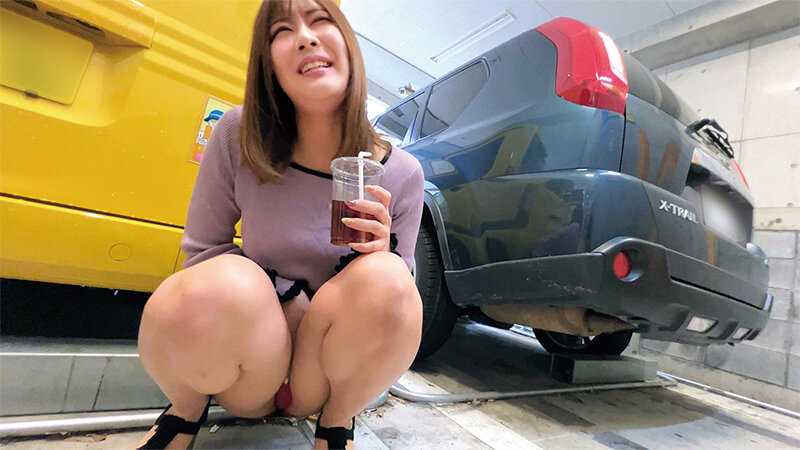 人生初の羞恥プレイでまさかのエロスイッチオン!素人美少女とリモコンバイブお散歩人混みの中ビクビク震えてイキまくってしまう女子たち!くるみさんあゆみさん 画像7