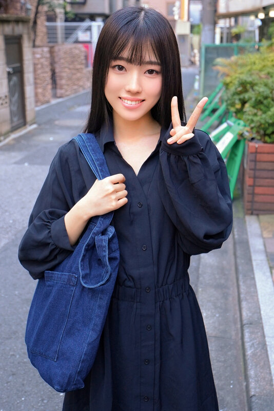 彼氏を喜ばせたい素人女子大生がメンズエステ密着マッサージ講習体験!?超照れながらオイルヌルヌル施術中…密着しすぎて勃起チ○ポがアソコを布越し2cm挿入!?そのまま彼に内緒で生ハメ中出し裏オプションみのりさんつばめさん 画像2