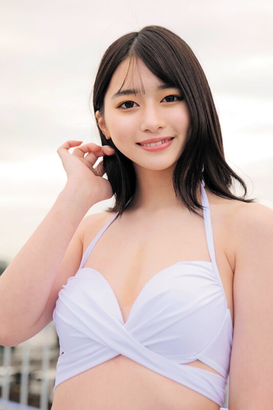 真夏の素人水着ギャル祭り！素股オイルマッサージでカチカチち○ぽがアソコに擦れて赤面発情！ひかるなぎさ 画像1