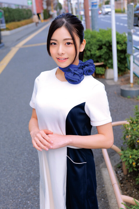 高級美容サロン勤務の美人セラピストさんがお口だけでじゅぽんじゅっぽんバキュームノーハンドフェラ！？あずささんさくらさん 画像1