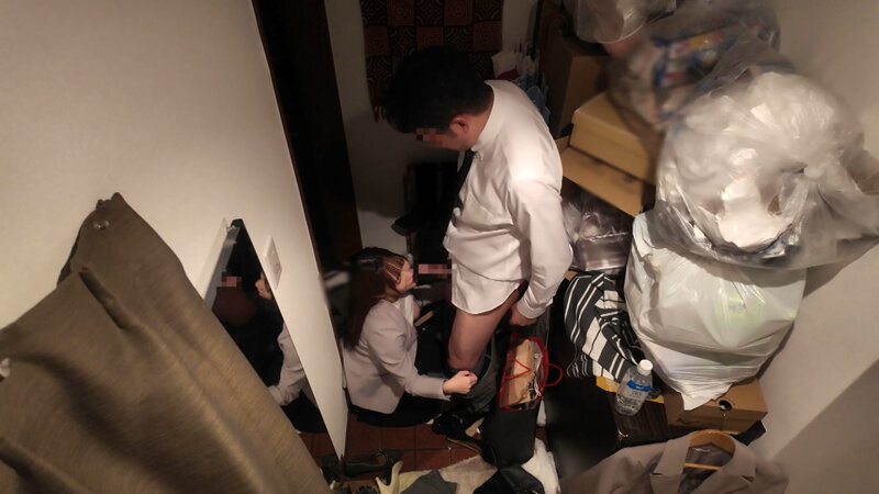 我慢できない…玄関セックス 扉一枚隔てた向こうは外。バリキャリOLの汚部屋でNGR 一条みお 画像5