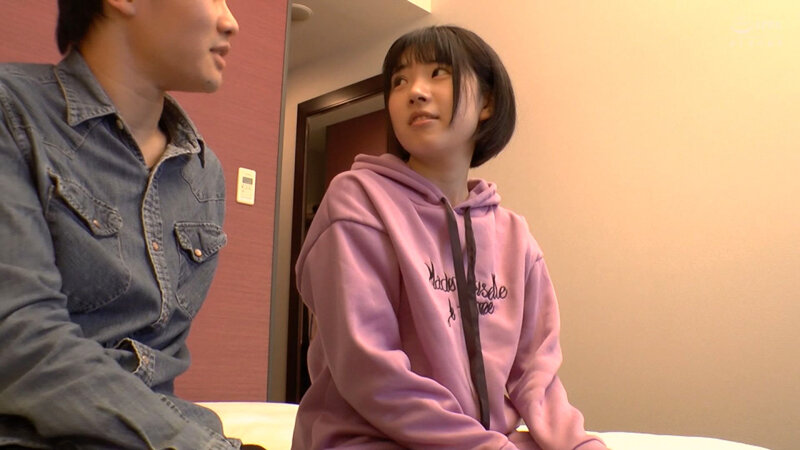 低身長146cmパイパン美少女おじさんチ○ポでドM覚醒 引っ込み思案で引きこもり…【個人撮影】ちっぱい・喘ぎ声◎・中出し ひかる 皆月ひかる 1枚目