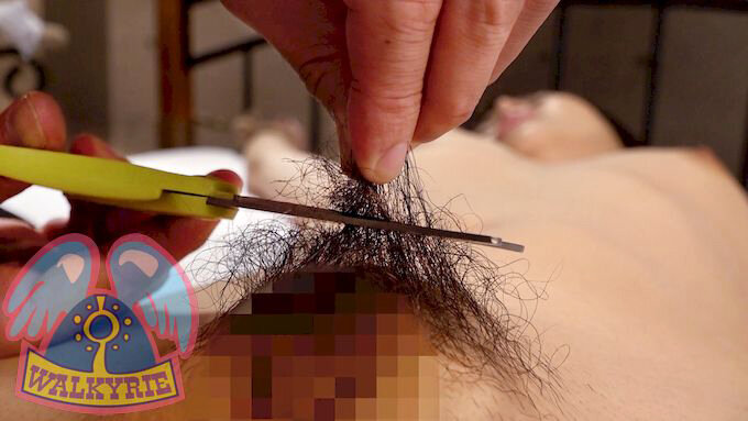 剃毛令嬢恥辱 恥しい毛を剃られて割れ目をさらすお嬢様 画像3