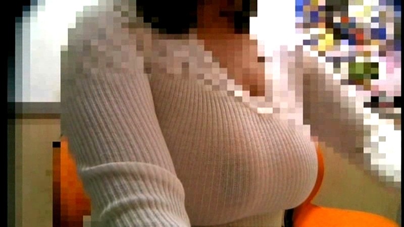 パチンコに熱中している女性の胸ポチ盗撮 画像17