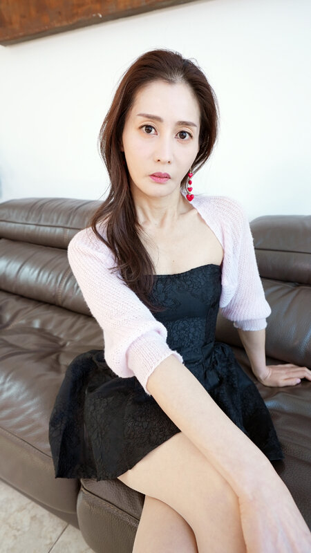 韓国熟女たち！熟練した足の指テクニック。マ〇コよりも足の方が慣れているというヤングミセス。あなたは彼女たちの足に何回出せますか？ 画像1