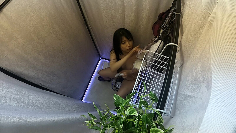 おわん型デカパイOLのお着替え 画像5