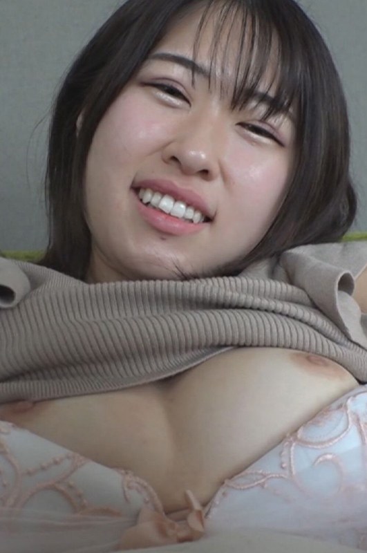 エロすぎるプリケツ！チ○コに吸い付くスケベマ○コに中出し