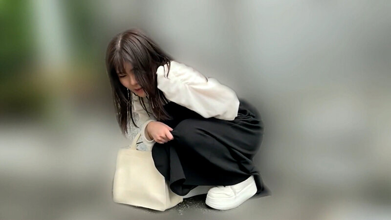 街中リモバイ散歩！！4 通行人にバレたらヤバい！の快感に彼女のスイッチも入っちゃう！ 画像12