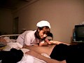 患者の肉棒にしゃぶり付きファックまでしちゃう淫乱ナースたち サンプル画像14