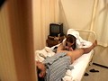 患者の肉棒にしゃぶり付きファックまでしちゃう淫乱ナースたち サンプル画像6