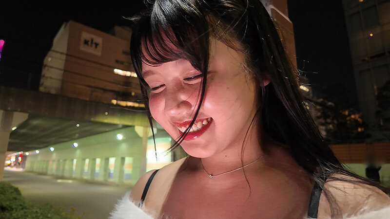 立ちんぼ巨乳女子 夜に立つ理由を密着取材! 尾崎みのり 4枚目
