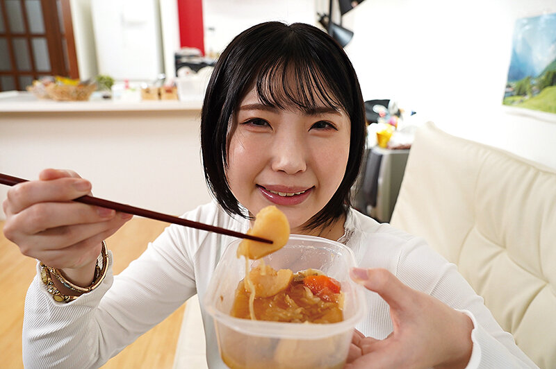 となりの彼女は小悪魔女子 ノンストップ誘惑に僕の理性は崩壊した 桃瀬ひまり サンプル