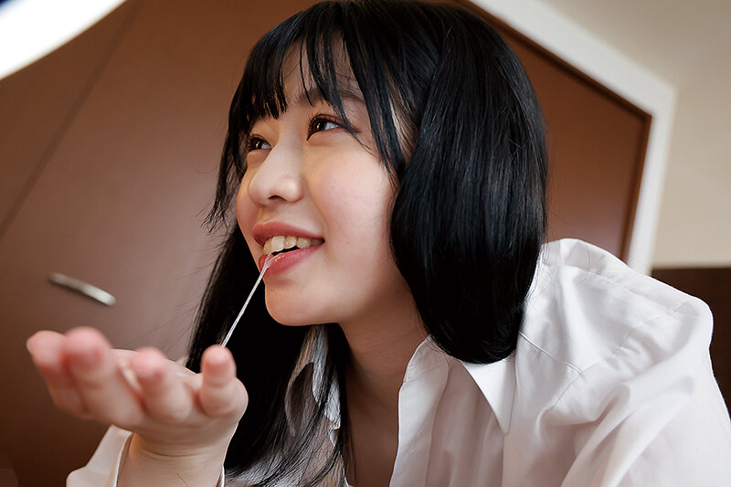 彼シャツの匂いで発情を抑えきれない最上級にかわいい彼女と、初めてのお泊まりで朝まで何度も甘く求め合う濃密イチャラブセックス 浅海なみ
