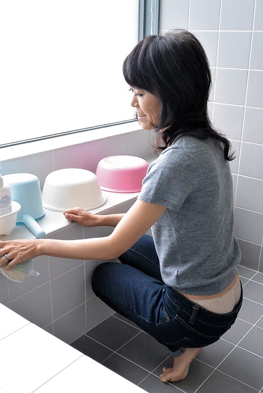 五十路の女房を騙して、夫では味わえない性の快楽を… 4