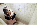 女子トイレ覗き迫力の放尿と生々しいオナニー ＃6 - 4