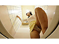 公衆トイレで発情する女 放尿オナニー覗き撮り vol.2 - 13