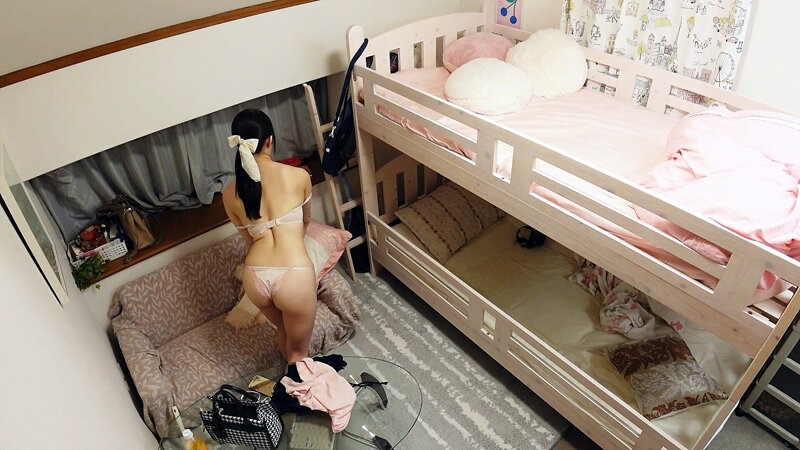 有名私大の女子寮を覗き見る 無防備オナニーの一部始終 #1 4枚目