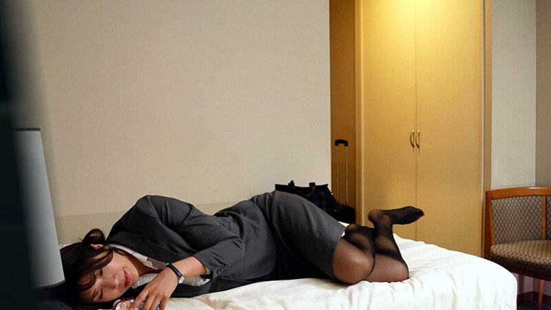 出張先ホテル秘密オナニー 性欲剥き出しOL ＃2 画像1