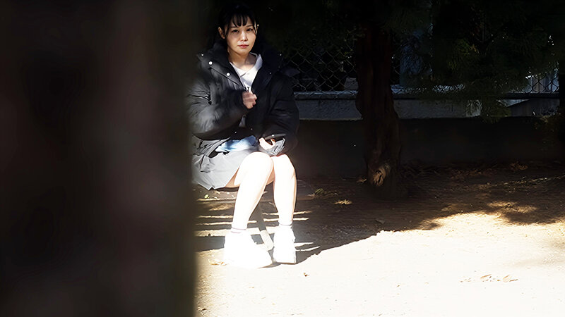 街のお姉さんがエロ過ぎてずっと見てたら、こっそり口で抜いてくれた話 7枚目