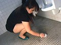 熟女限定 男子便器立ちション便盗撮 総集編 サンプル画像4