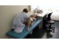 内科医師に睡眠薬を盛られ弄ばれた人妻盗撮 サンプル画像2