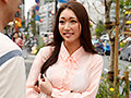 人妻なんてチョロいもんです！！清楚に見えてド淫乱 着衣巨乳で男を誘う 巨乳人妻ナンパ中出し 厳選爆乳妻12人240分4 - 2