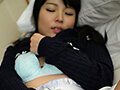 受精しやがれっ！不倫妻に天誅！！旦那を裏切る浮気SEXで悪ノリ中出しを喰らった人妻7 12人4時間 サムネイル画像