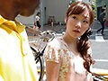 「やっぱり大きいのかな」「ちょっと興味あるかも」黒人にナンパされた熟女さんはデカマラに興味津々 想像以上の巨根を膣奥まで突っ込まれ狂ったようにイキまくる 黒人マラで昇天する素人熟女12人4時間SP3 - 4