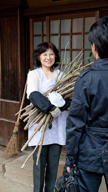 密かに欲求不満を抱えながら悶々と暮らしている 一見真面目な地方のおばさん 12人4時間 6枚目