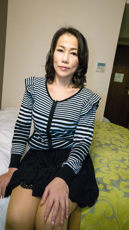 いくつになってもオンナです(ハート) 濃厚でエロすぎるSEX! グイグイ自ら求めるマエムキ熟女 12人240分3 1枚目