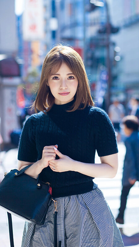 【清楚で品良くセレブな人妻たち】 ナンパ中出し ラグジュアリーエロス 12人4時間SP3 8枚目