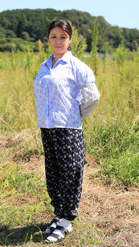 密かに欲求不満を抱えながら悶々と暮らしている 一見真面目な地方のおばさん 12人4時間2 5枚目