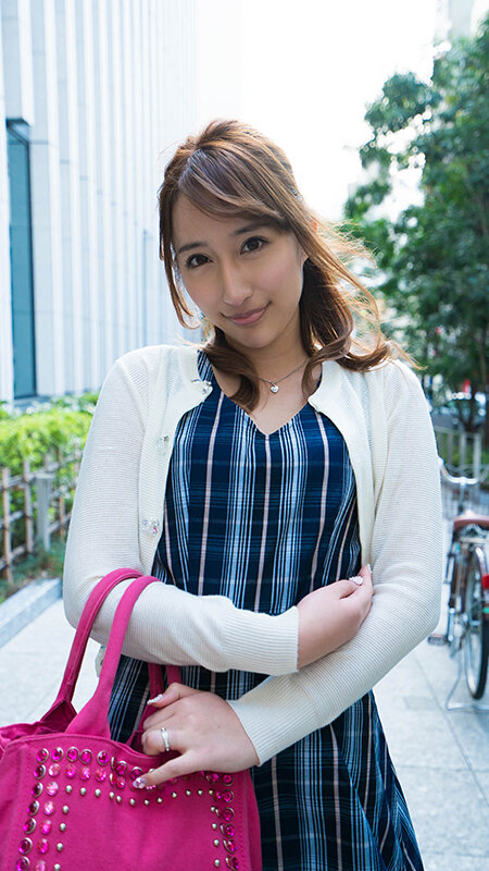 【清楚で品良くセレブな人妻たち】 ナンパ中出し ラグジュアリーエロス 36人8時間SPの画像9