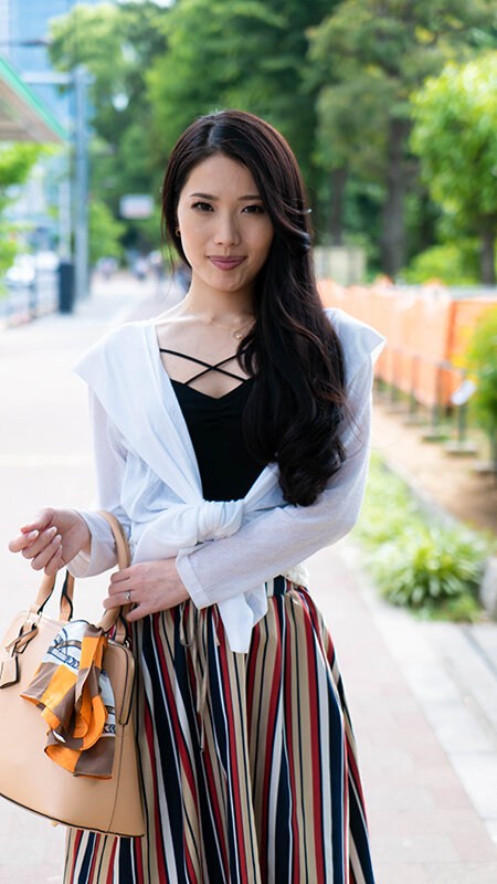 【清楚で品良くセレブな人妻たち】 ナンパ中出し ラグジュアリーエロス 12人4時間SP4 画像4