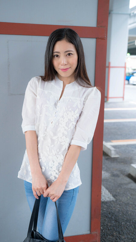 あなた誤解してますよ!黒髪清楚な人妻って、実は隠れヤリマンだったりします。。。清楚系エロギャップ最強説! 12人240分7 画像3