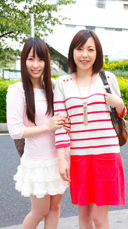 家族の絆は固かった！？「お父さんには言わないで」とか言いながら、娘の前でもお構いなし、欲求不満を拗らせた熟女母36名8時間スペシャル 画像1