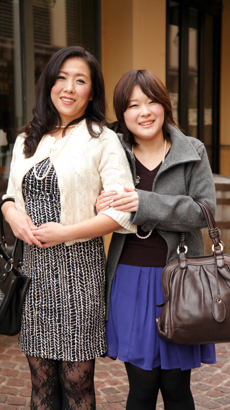 家族の絆は固かった!?「お父さんには言わないで」とか言いながら、娘の前でもお構いなし、欲求不満を拗らせた熟女母36名8時間スペシャル 画像3