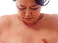 初撮り爆乳おばさん 初めて撮られる緊張感が一生に一度の快感を引き出す 爆乳を揺らす五十路熟女のぶっ飛び破廉恥性交！！ 厳選巨乳素人18人8時間SP サンプル画像8
