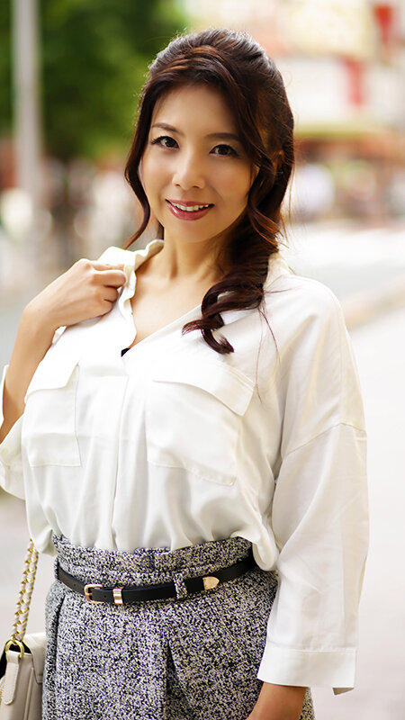 ラグジュアリーエロス 清楚で品良くセレブな熟女たち ナンパ中出し36人8時間BEST5 画像15