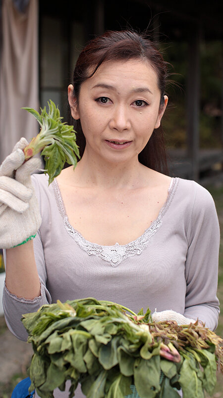 密かに欲求不満を抱えながら悶々と暮らしている 一見真面目な地方のおばさん 12人4時間3 画像4