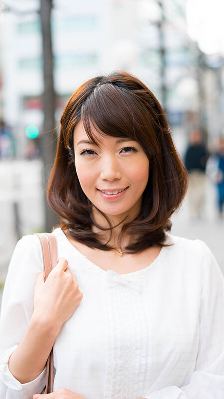「あの人（旦那）が相手してくれないから…」 言い訳妻の浮気心 女盛りの肉体を持て余す我慢出来ない淫乱熟女 12人4時間9 サンプル画像 11