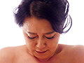 初撮り爆乳おばさん 初めて撮られる緊張感が一生に一度の快感を引き出す 爆乳を揺らす五十路熟女のぶっ飛び破廉恥性交！！ 厳選巨乳素人4時間 - 19