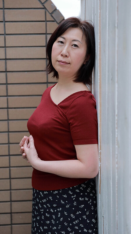 いやらしい五十路はお嫌いですか？【念願のAV出演】情熱的な性欲溢れるセックス 感度極まる熟女5人15 画像4