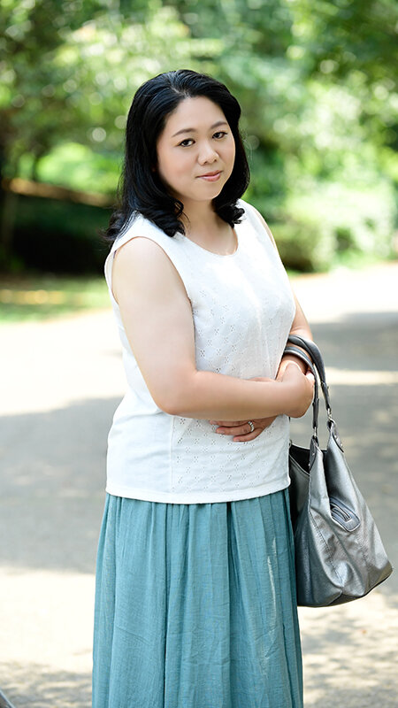 五十路で美人で爆乳って最強かよっ! 初撮りおばさん 厳選素人6人4時間10 画像3