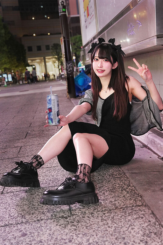 酔い潰れ寝転びギャルをお持ち帰り!@歌舞伎町 イラマ・スパンキング・首絞め へべれけ5P やよい (メスガキ31) 三葉やよい 1枚目