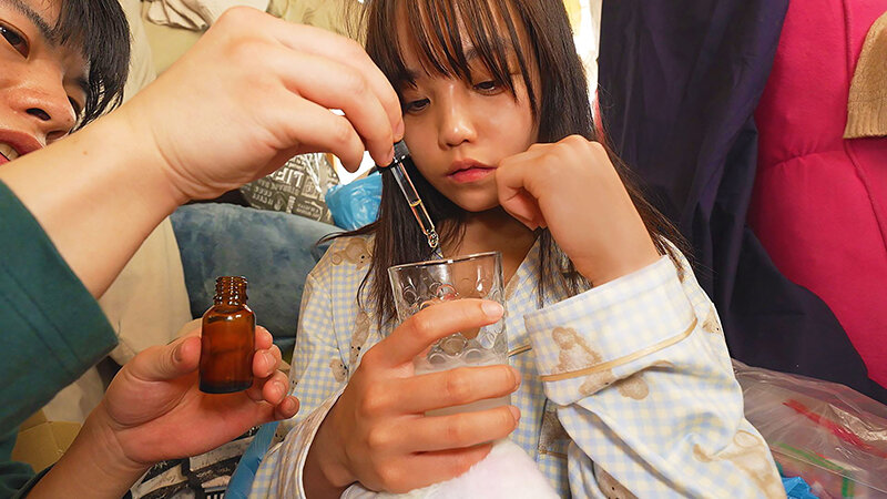 ゴミ屋敷に住む褐色チビ美少女を媚薬で意識朦朧アヘ顔凌●調教 ミニマム美少女まい 北乃まい 画像4